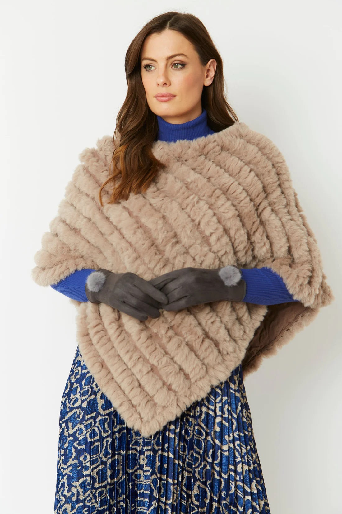 Dark grey faux suede gloves with faux fur cuff and textured finish
