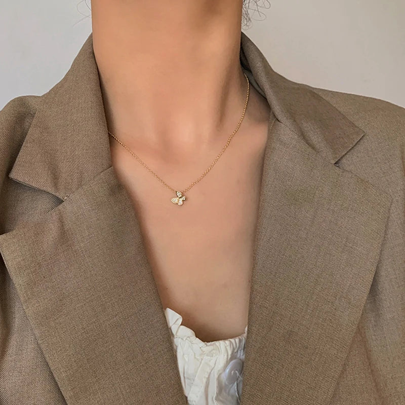 ANENJERY Silver Color Butterfly Necklace for Women Shiny Zircon Clavicle Chain Necklace Jewelry Party Gift