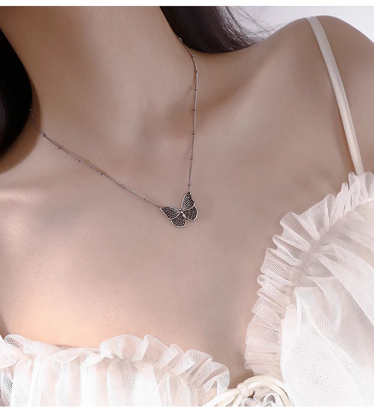 ANENJERY Silver Color Butterfly Necklace for Women Shiny Zircon Clavicle Chain Necklace Jewelry Party Gift