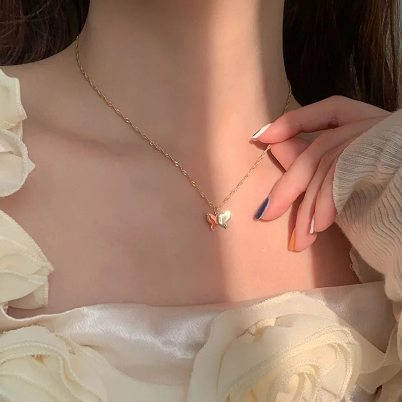 ANENJERY Silver Color Butterfly Necklace for Women Shiny Zircon Clavicle Chain Necklace Jewelry Party Gift