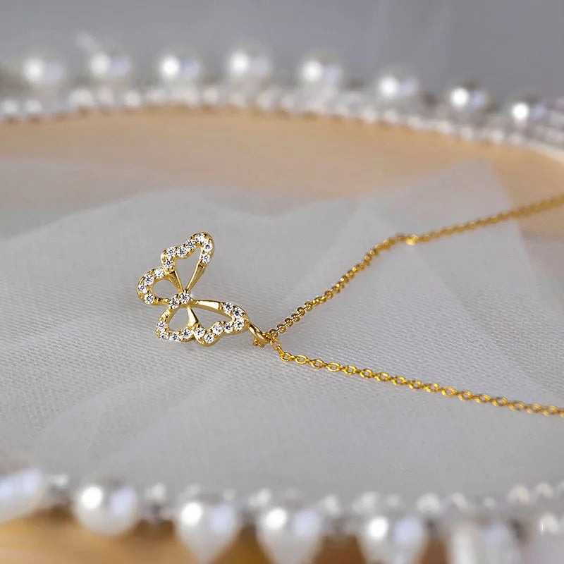 ANENJERY Silver Color Butterfly Necklace for Women Shiny Zircon Clavicle Chain Necklace Jewelry Party Gift
