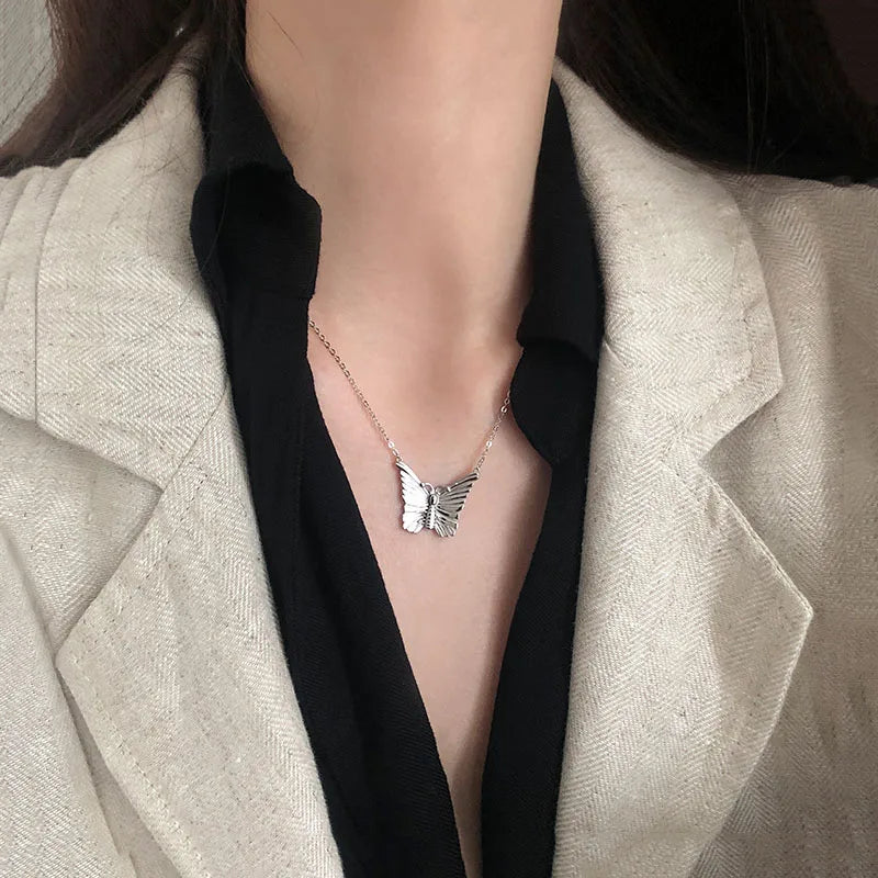 ANENJERY Silver Color Butterfly Necklace for Women Shiny Zircon Clavicle Chain Necklace Jewelry Party Gift