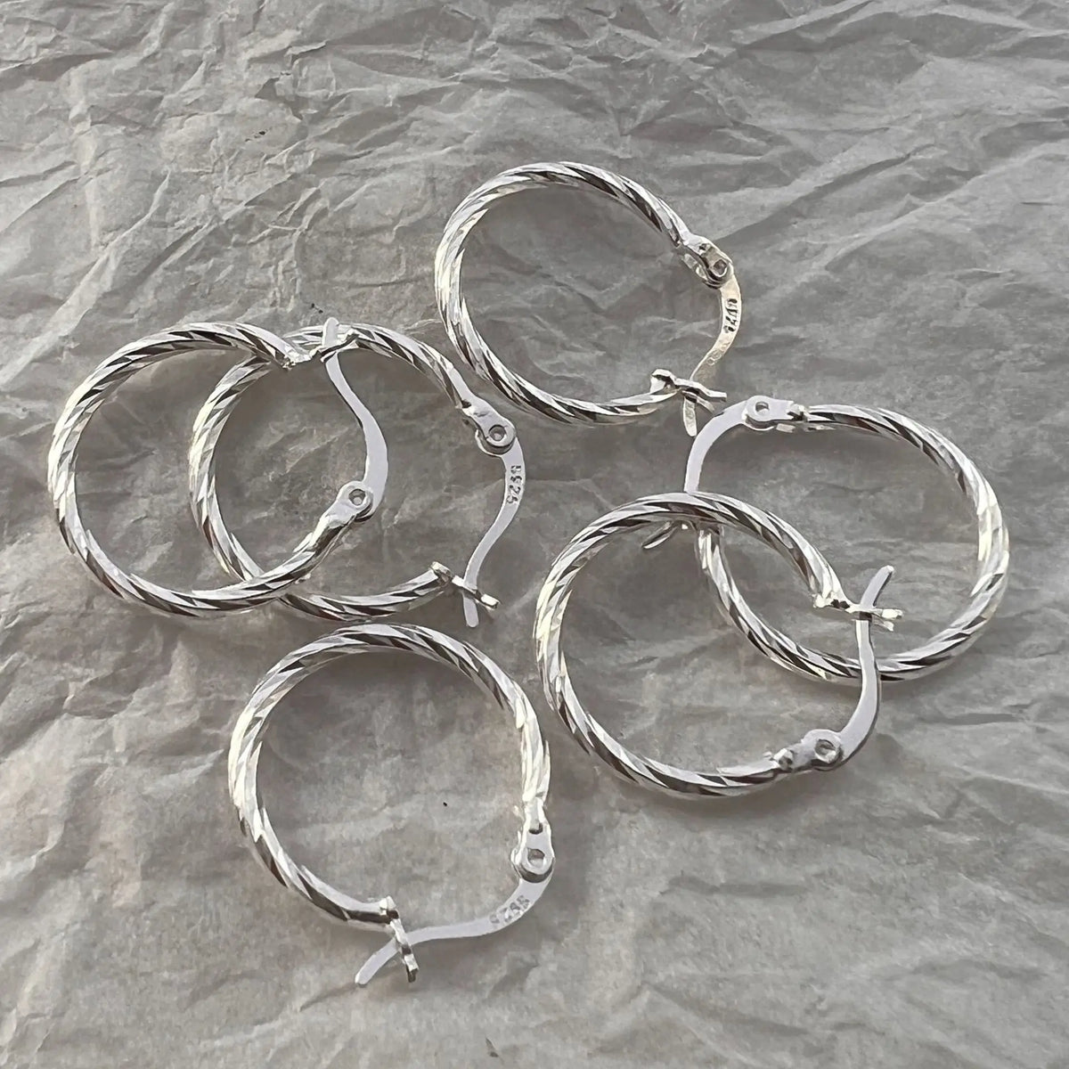 925 Sterling Silver 18mm Twisted Circle Sparkling Hoop Earrings for Women Girls Wedding Party Jewelry
