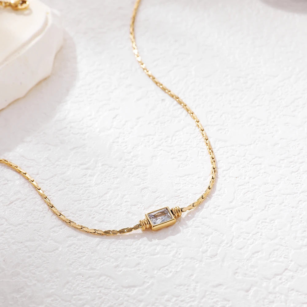 Retro Stainless Steel Creative Chain Necklace for Women Charm Shiny Square Crystal Pendant Necklaces Wedding Jewelry Gifts