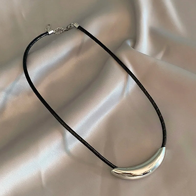 French Retro Design Metal Tube Snake Bone Chain Collar For Women's Exaggerated Stainless Steel Necklace Girls' Colorless Jewelry