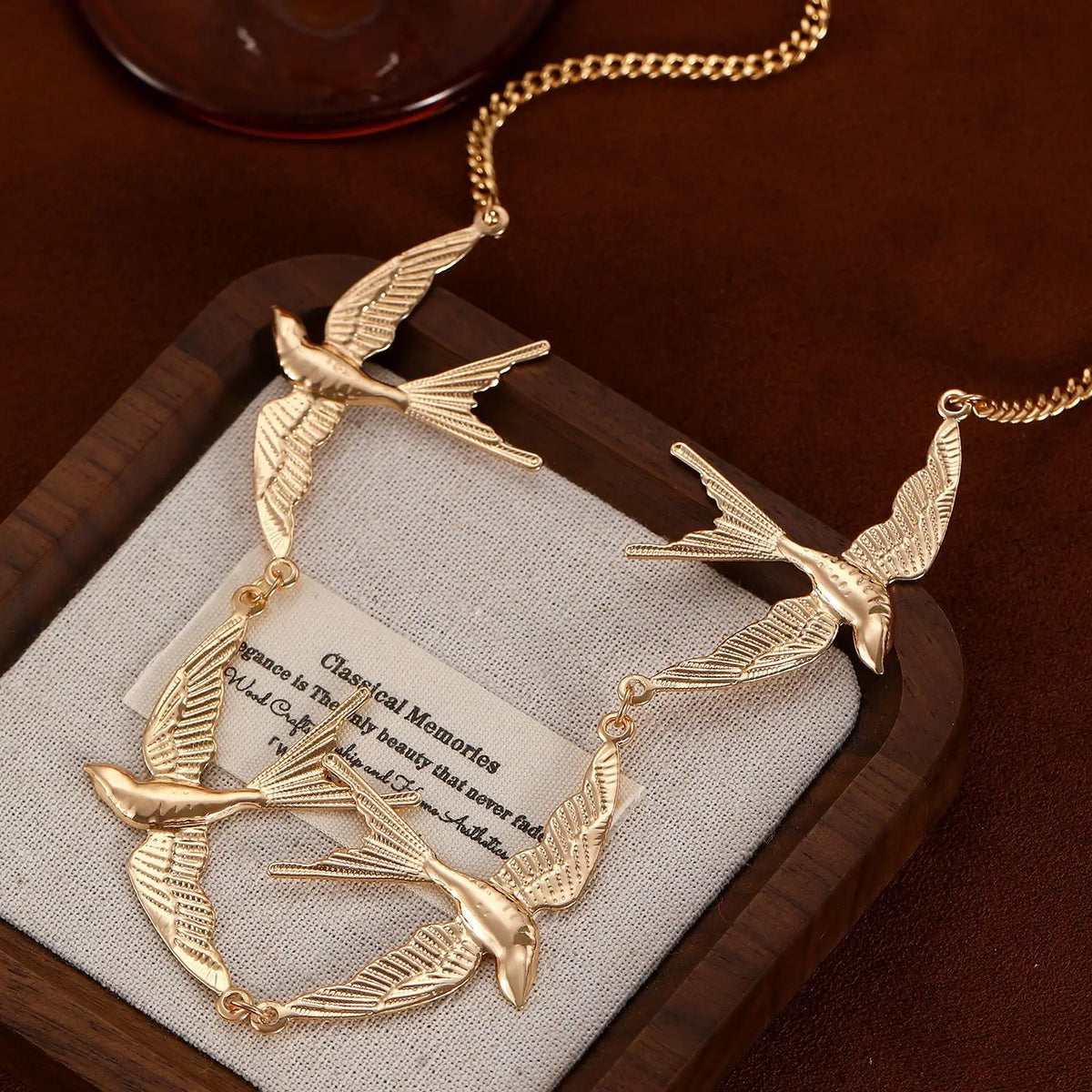 Hiphop Punk Gold Color Little Swallow Necklace for Women Exaggerated Splicing Chain Short Necklace Wedding Party Jewelry Gifts