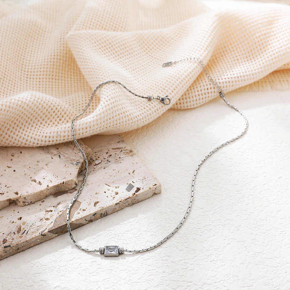 Retro Stainless Steel Creative Chain Necklace for Women Charm Shiny Square Crystal Pendant Necklaces Wedding Jewelry Gifts