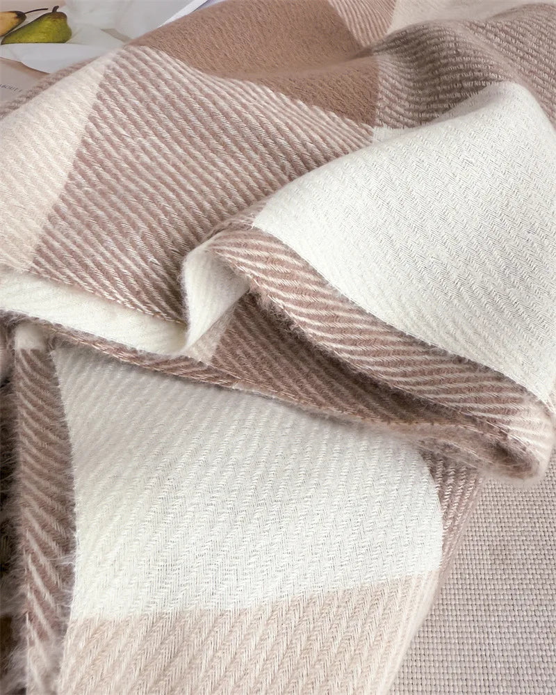 Luxury Brand Plaid Scarf Autumn Winter Women Warm Neckerchief Pashmina Lady Shawls and Wraps Casual Lattice Tassel Scarves