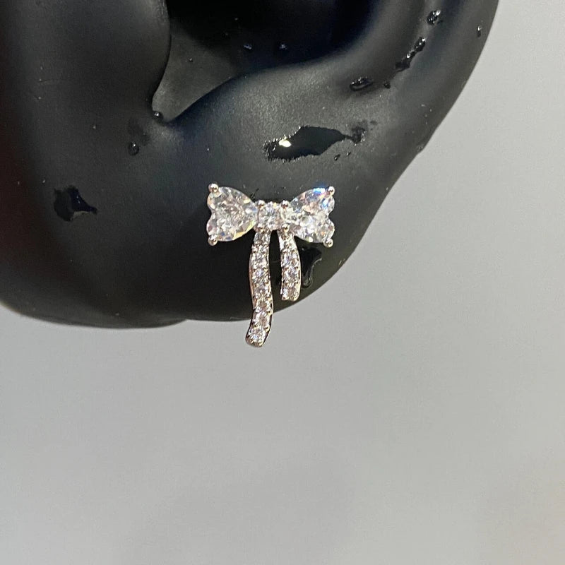 1 Pcs White Heart Bowknot Titanium Steel Ear Bone Nail Shiny Allergy Prevention Women Cochlear Accessories Piercing Earrings