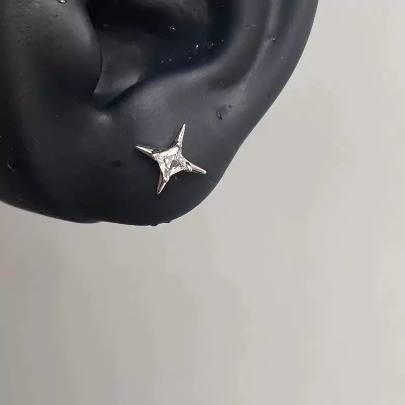1 Pcs White Heart Bowknot Titanium Steel Ear Bone Nail Shiny Allergy Prevention Women Cochlear Accessories Piercing Earrings