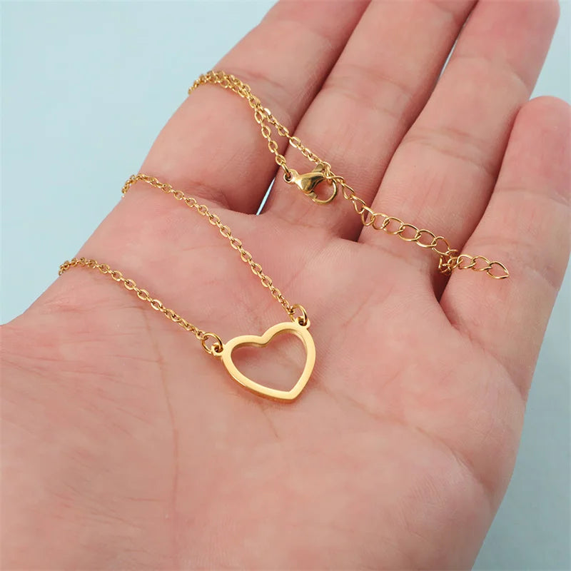 New Simple Stainless Steel Love Heart Pendant Necklace for Women Fashion Geometric Clavicle Chain Necklaces Party Jewelry Gifts