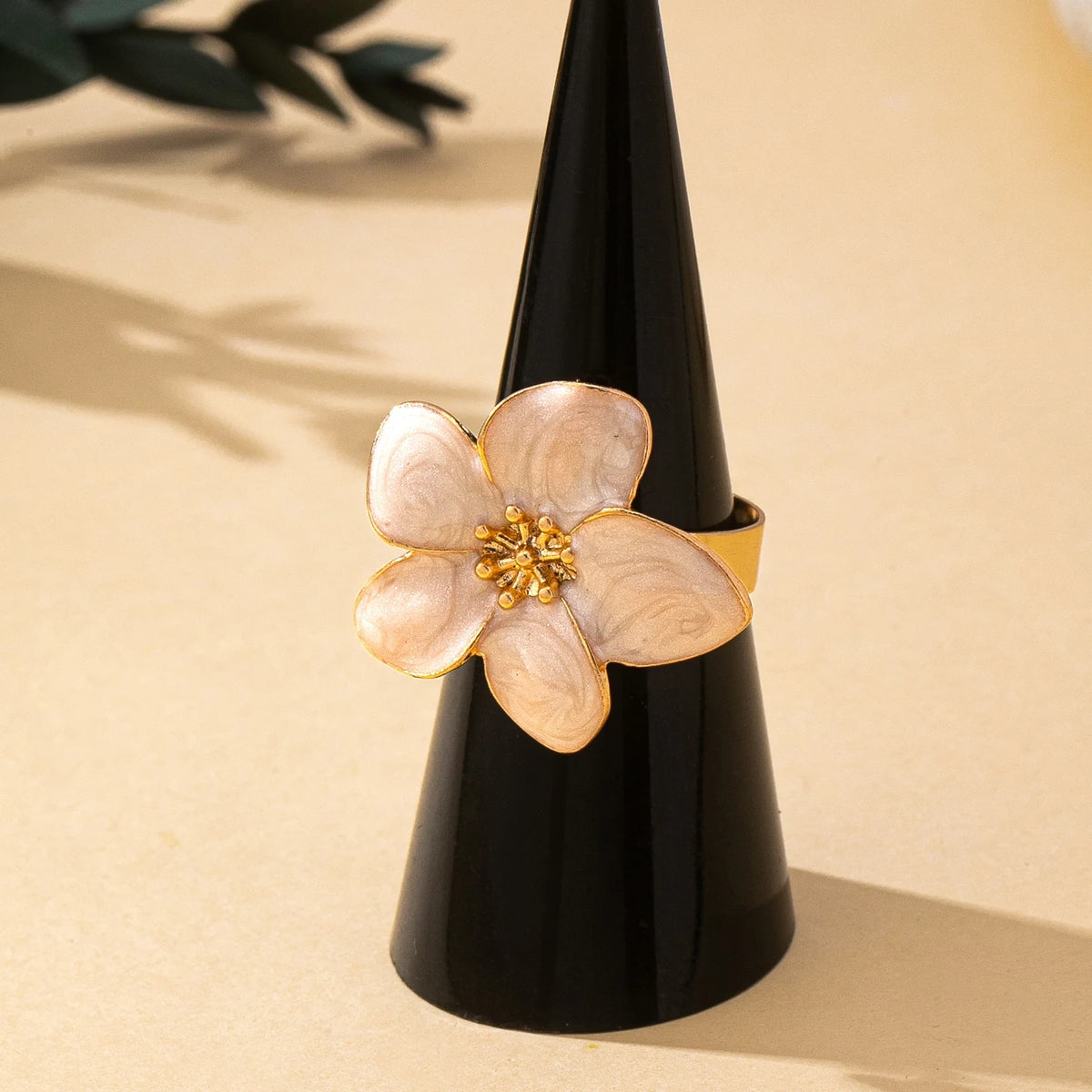 A Women's Ring in the Shape of a Flower with an Enamel Process, Colorful and Adjustable in Size, Suitable for Everyday Wear and Holidays