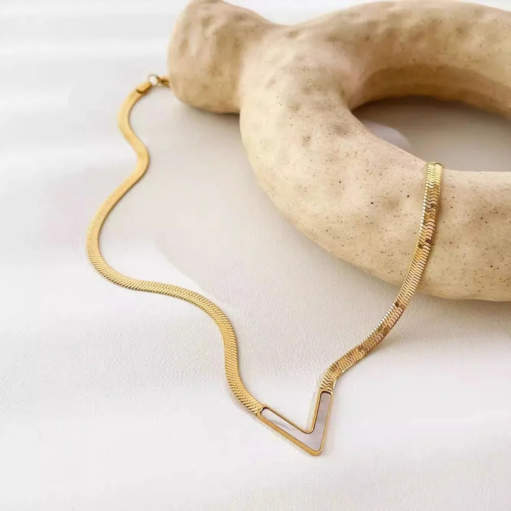 Retro Temperament V Shape Enamel Pendant Necklace For Women Personality Gold Color Stainless Steel Collarbone Chain Jewelry Gift