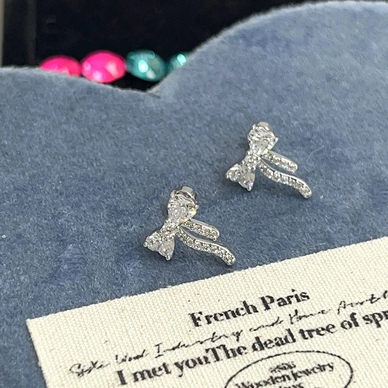 1 Pcs White Heart Bowknot Titanium Steel Ear Bone Nail Shiny Allergy Prevention Women Cochlear Accessories Piercing Earrings
