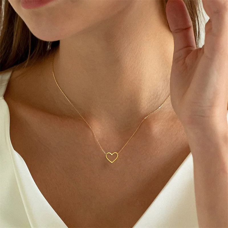 New Simple Stainless Steel Love Heart Pendant Necklace for Women Fashion Geometric Clavicle Chain Necklaces Party Jewelry Gifts