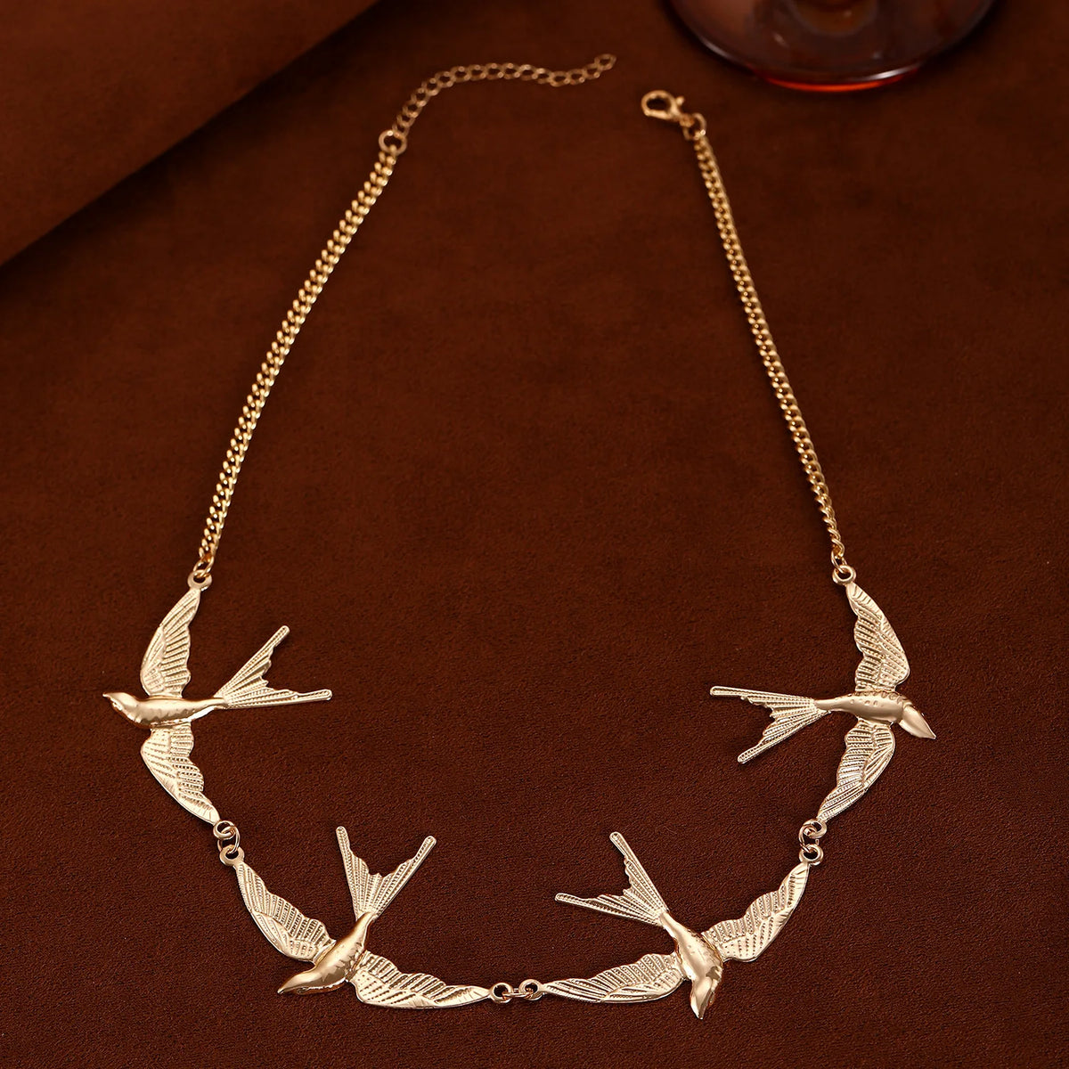 Hiphop Punk Gold Color Little Swallow Necklace for Women Exaggerated Splicing Chain Short Necklace Wedding Party Jewelry Gifts