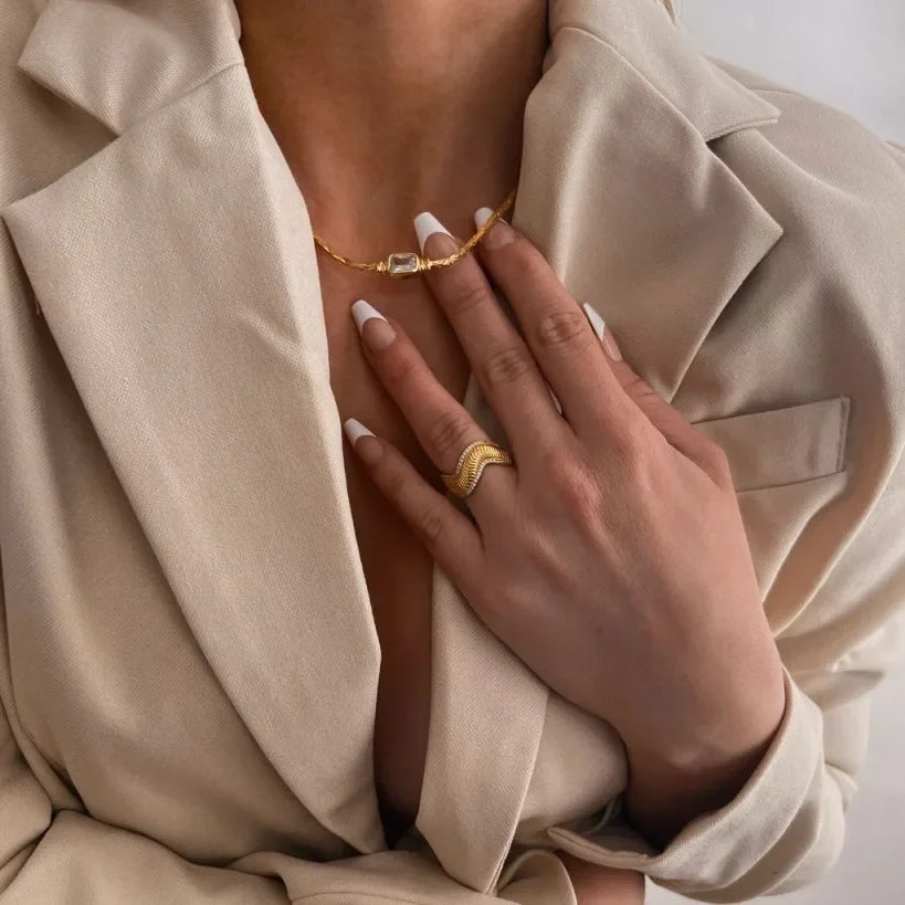Retro Stainless Steel Creative Chain Necklace for Women Charm Shiny Square Crystal Pendant Necklaces Wedding Jewelry Gifts