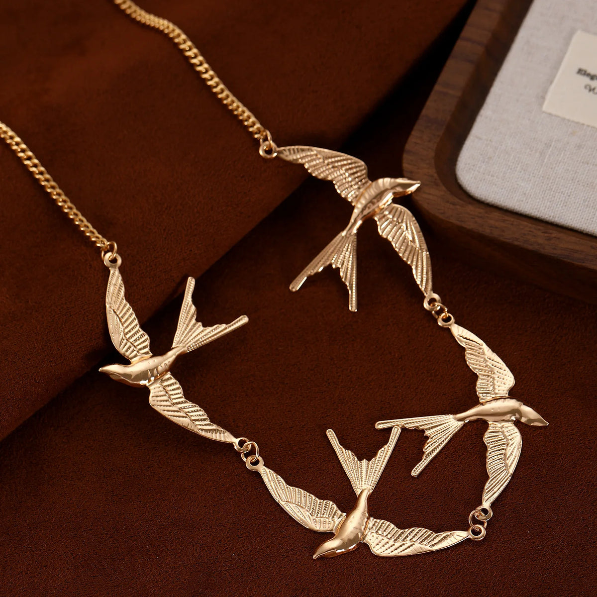 Hiphop Punk Gold Color Little Swallow Necklace for Women Exaggerated Splicing Chain Short Necklace Wedding Party Jewelry Gifts