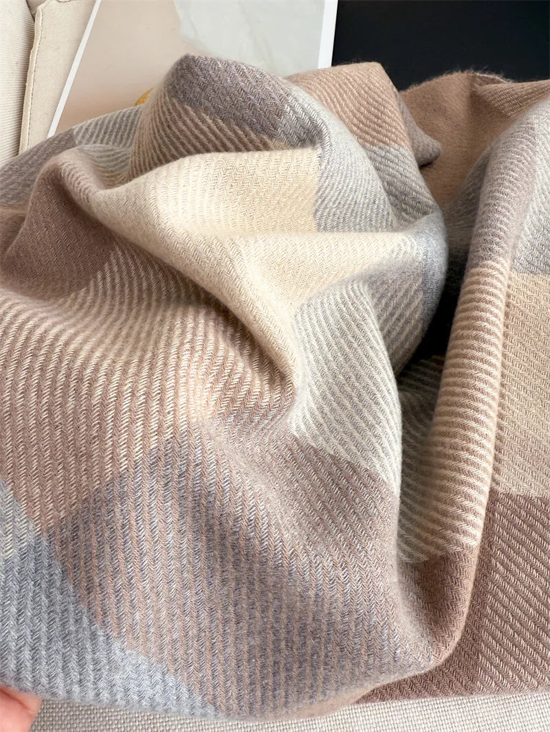 Luxury Brand Plaid Scarf Autumn Winter Women Warm Neckerchief Pashmina Lady Shawls and Wraps Casual Lattice Tassel Scarves
