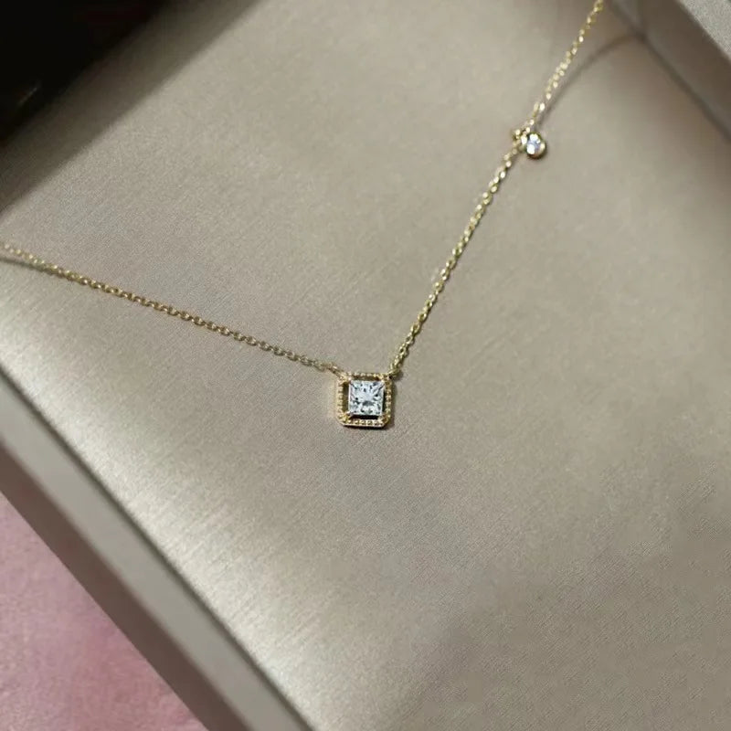 Jkeli S925 Sterling Silver Simple Emerald Crystal Chain  Necklace  Women Light Luxury Temperament Plating 18k Gold Jew   style