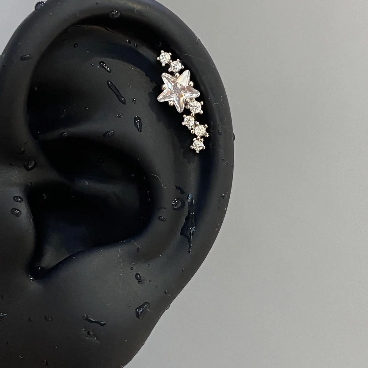 1 Pcs White Heart Bowknot Titanium Steel Ear Bone Nail Shiny Allergy Prevention Women Cochlear Accessories Piercing Earrings