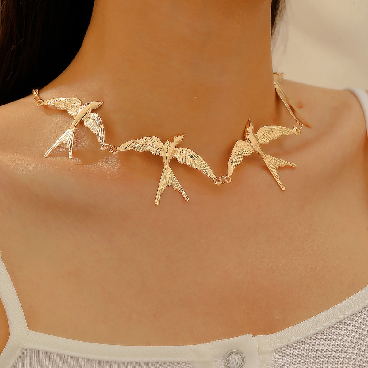 Hiphop Punk Gold Color Little Swallow Necklace for Women Exaggerated Splicing Chain Short Necklace Wedding Party Jewelry Gifts