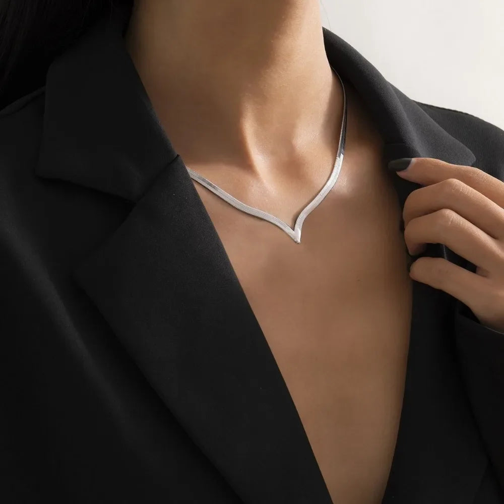 Retro Temperament V Shape Enamel Pendant Necklace For Women Personality Gold Color Stainless Steel Collarbone Chain Jewelry Gift