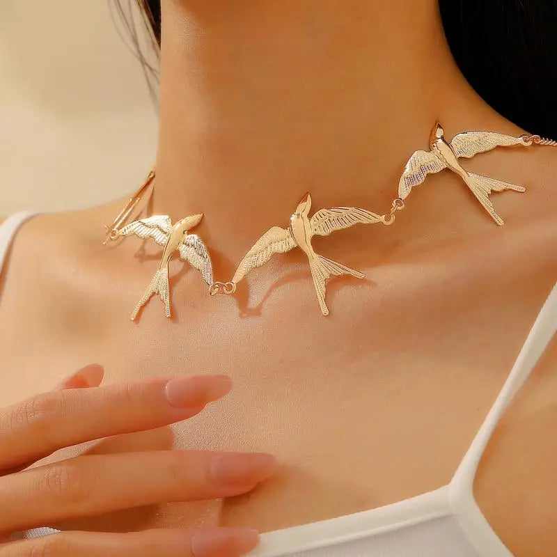 Hiphop Punk Gold Color Little Swallow Necklace for Women Exaggerated Splicing Chain Short Necklace Wedding Party Jewelry Gifts