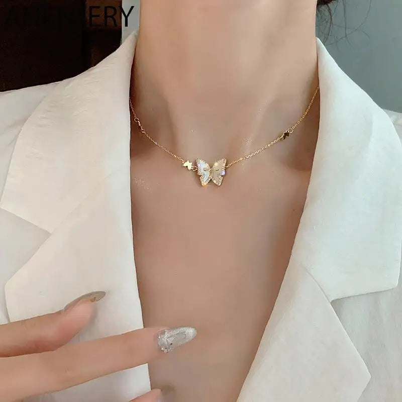 ANENJERY Silver Color Butterfly Necklace for Women Shiny Zircon Clavicle Chain Necklace Jewelry Party Gift