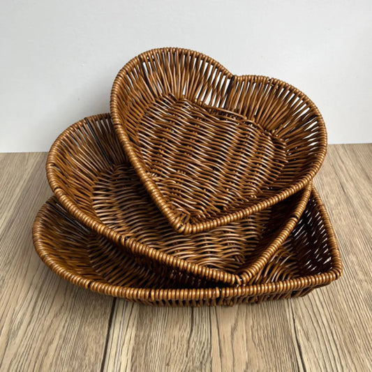 Heart-Shaped Woven Storage Basket Multi-Uses Simulation Rattan Desktop Baskets For Bread Fruit Restaurant Serving Display Basket