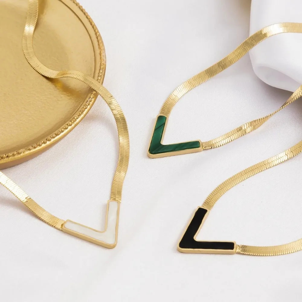 Retro Temperament V Shape Enamel Pendant Necklace For Women Personality Gold Color Stainless Steel Collarbone Chain Jewelry Gift