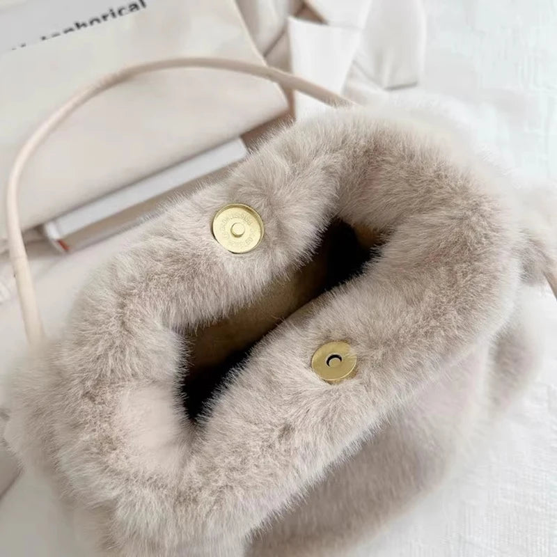 Female Autumn Winter Plush Handbag Versatile Solid Color Chain Crossbody Shopping Bag Women New Design Chain Messenger Bags