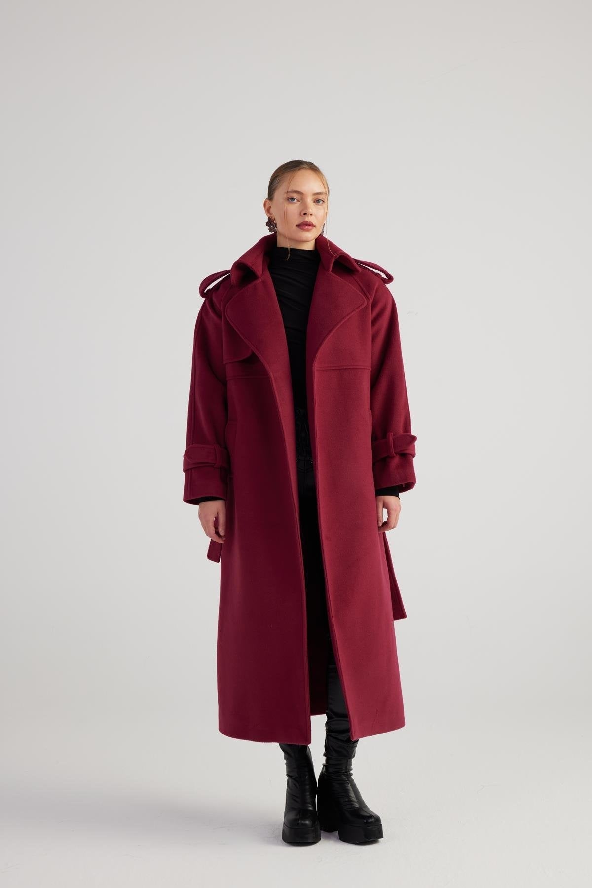 Burgundy maxi coat with wide collar and long sleeves, button cuffs