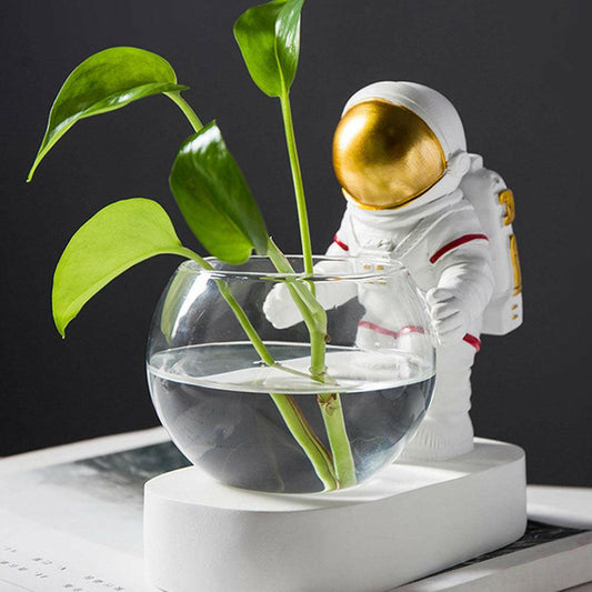 Nordic Astronaut Resin Flowerpot Appliance  Lastricks.